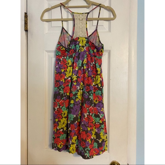 Fun and Flirty Floral Dress | Size XS - Picture 2 of 2